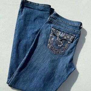 True Religion Flip Pocket bootcut jeans size 33 C19